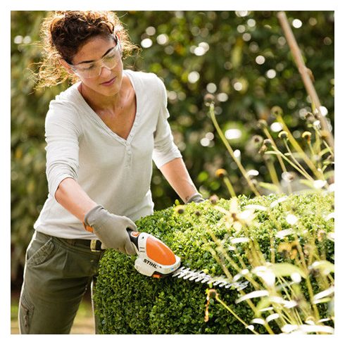 Stihl akkumulátoros sövénynyíró HSA 26 (akku és töltő nélkül)