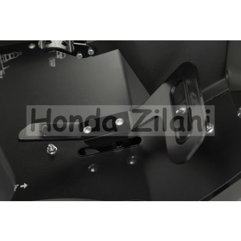 Stiga frontkaszás fűnyírótraktor Park 700 W (Vágóasztal nélkül)