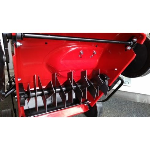 Honda benzines gyepszellőztető Cesar40H