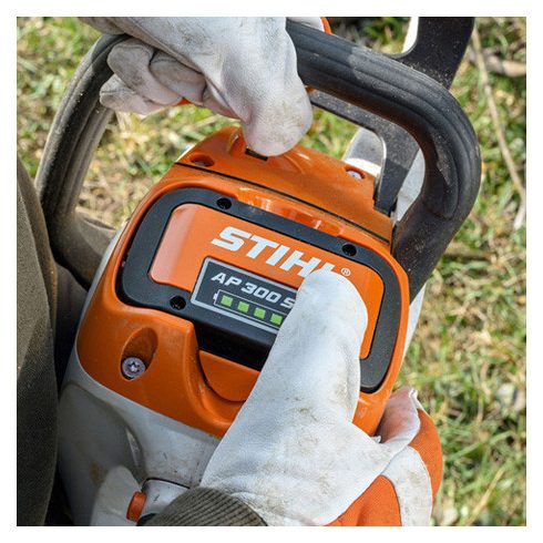 Stihl PRO akkumulátoros láncfűrész MSA 220 C-B (akku és töltő nélkül)